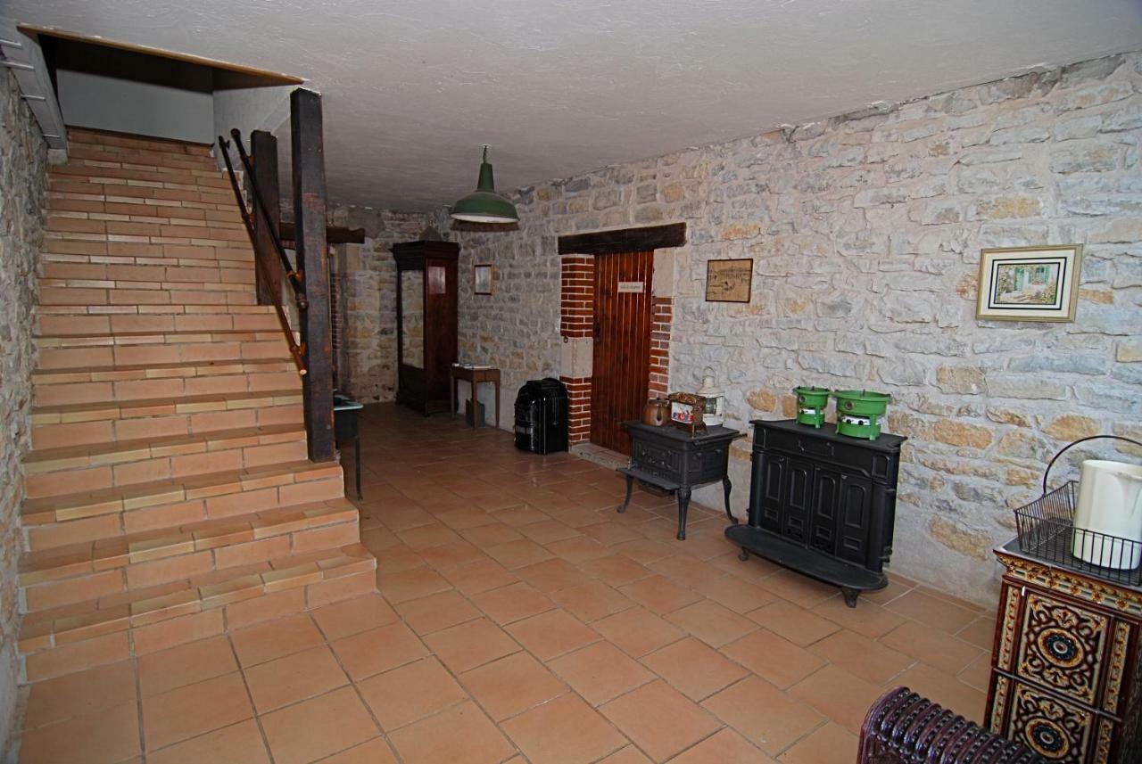 Chambres D'Hotes Domaine Du Bourg Gannay-sur-Loire Exterior photo